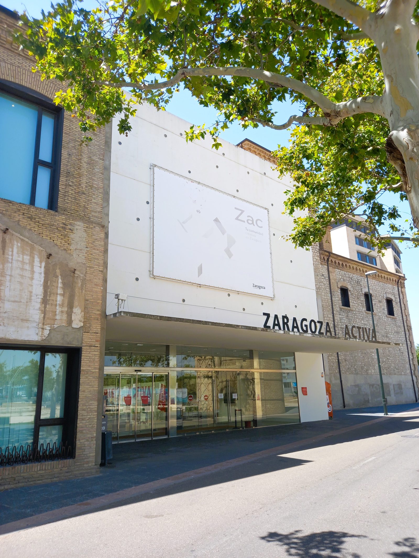 Biblioteca Cubit, barrio del Arrabal (El Rabal), Zaragoza